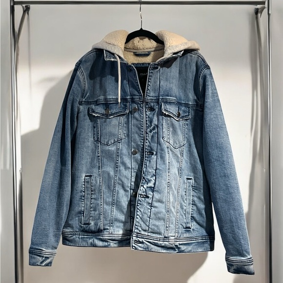 Hollister Other - Hollister Sherpa Lined Denim Jacket with Hood. Mens XL. NWT